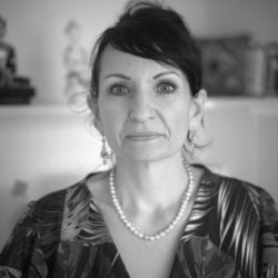 Delphine-Kosmos-Voyance